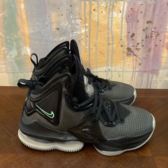 Nike LeBron 19 EP Hi Top Basketball Shoes Black Green Glow size